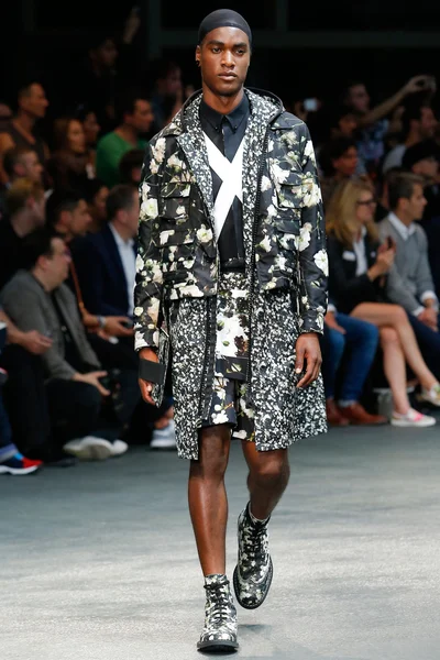 Look 44